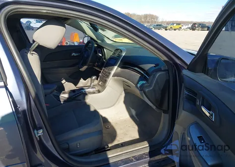 2014 Chevrolet Malibu z USA, uszkodzony, nr VIN 1G11B5S18EF222172